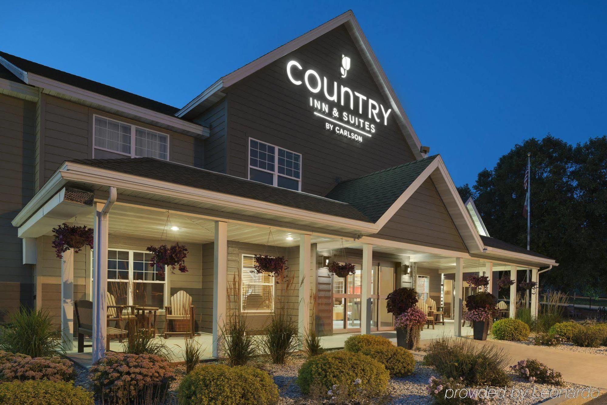 Country Inn & Suites By Radisson, Decorah, Ia Exterior photo